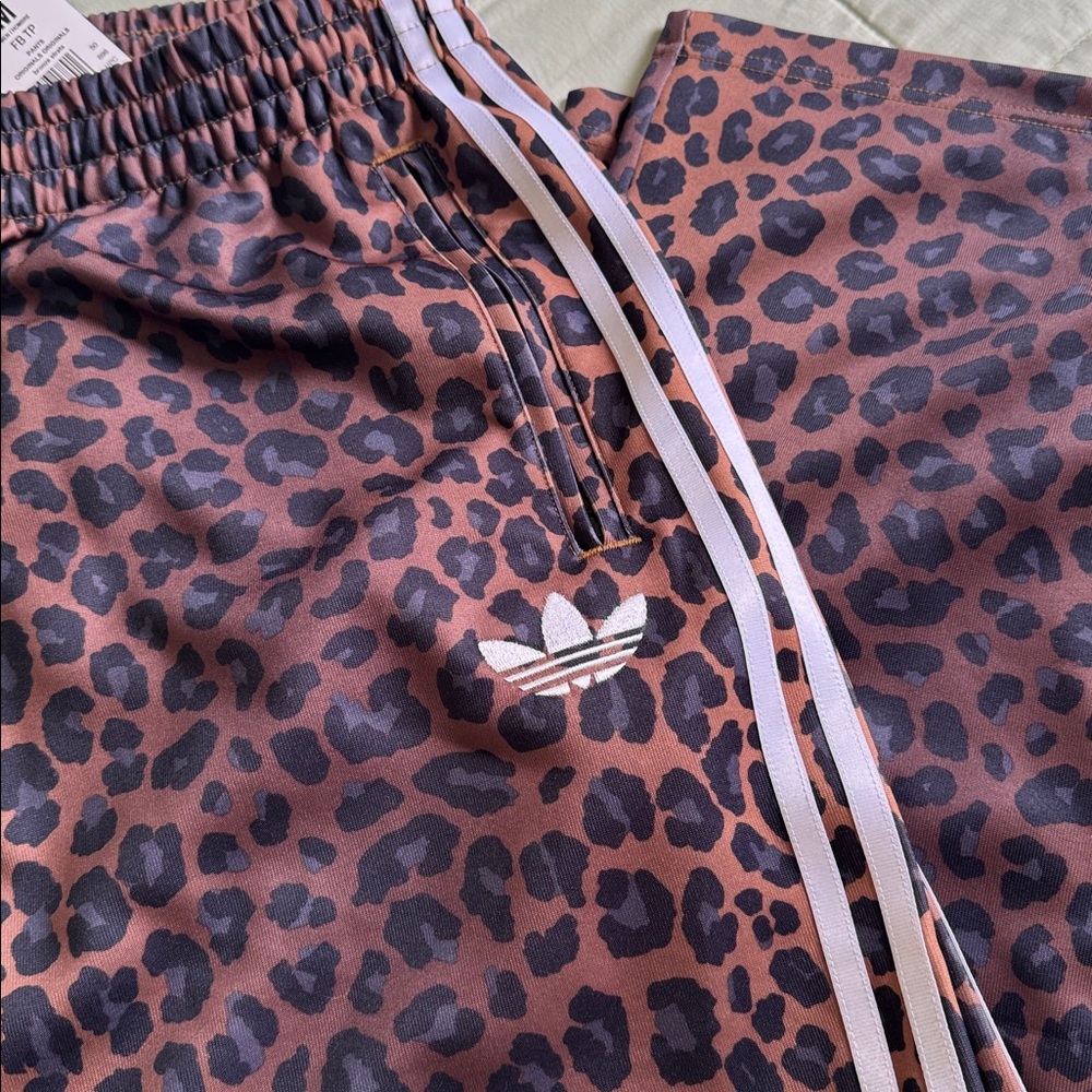 adidas Originals Men's Firebird Loose Leopard Track Pants - Picture 6 of 6